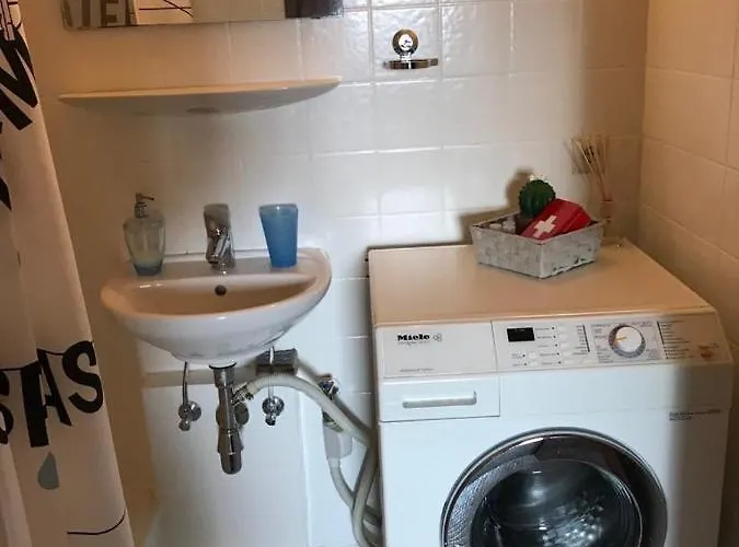 Zentrales Mit Parkplatz